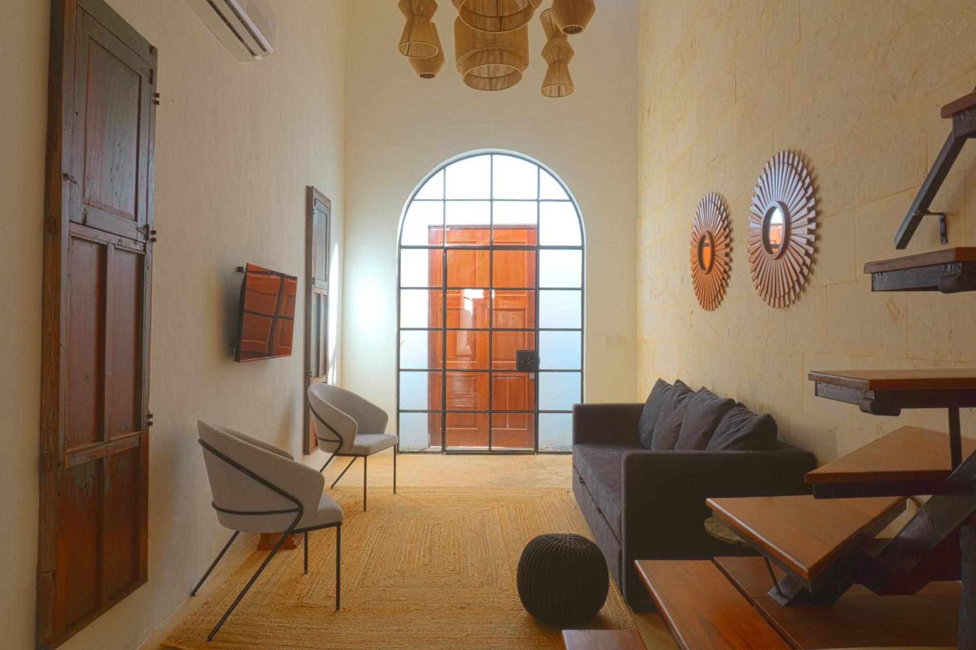 Casa De Puertas